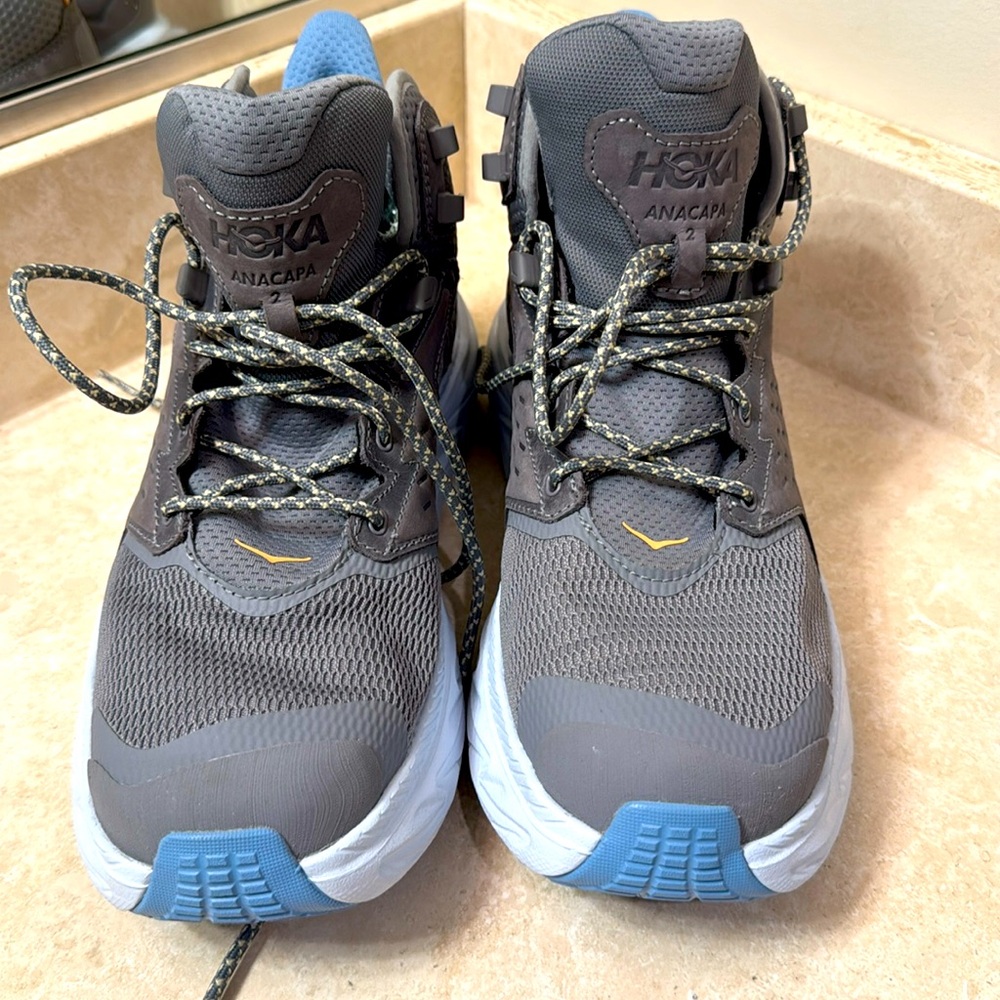 Women’s 11 Hoka Anacapa 2